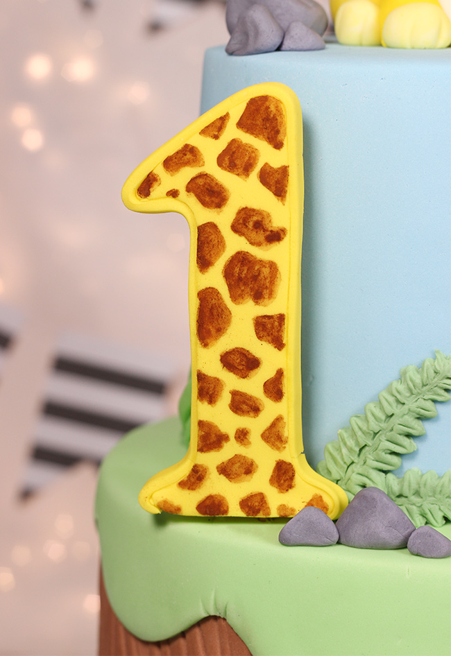 Giraffe Birthday Cake | Animal Theme Cake | Order Custom Cakes in Bangalore  – Liliyum Patisserie & Cafe